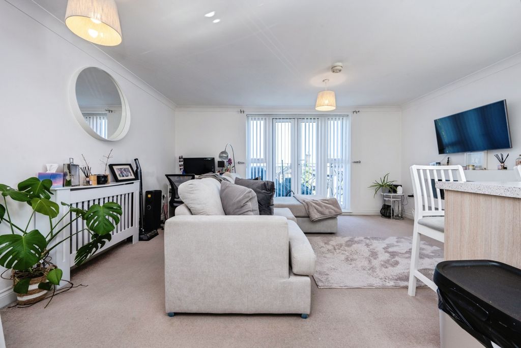 Property photo 3 of 20 Pbox-Img.Jpg