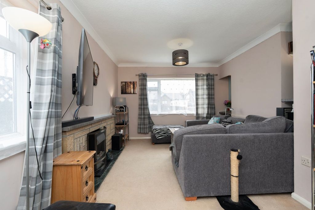 Property photo 2 of 13