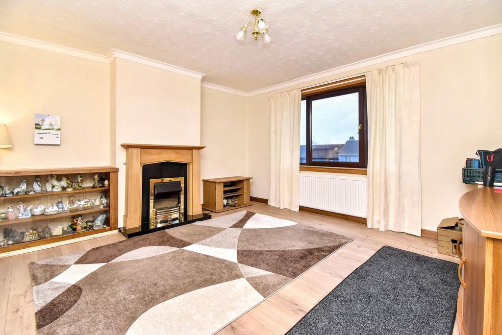 Property photo 2 of 18 Lounge Angle 1