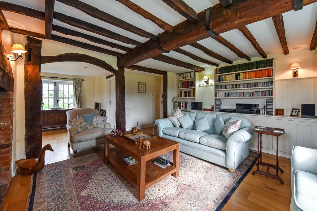 Property photo 3 of 21 Sitting Room