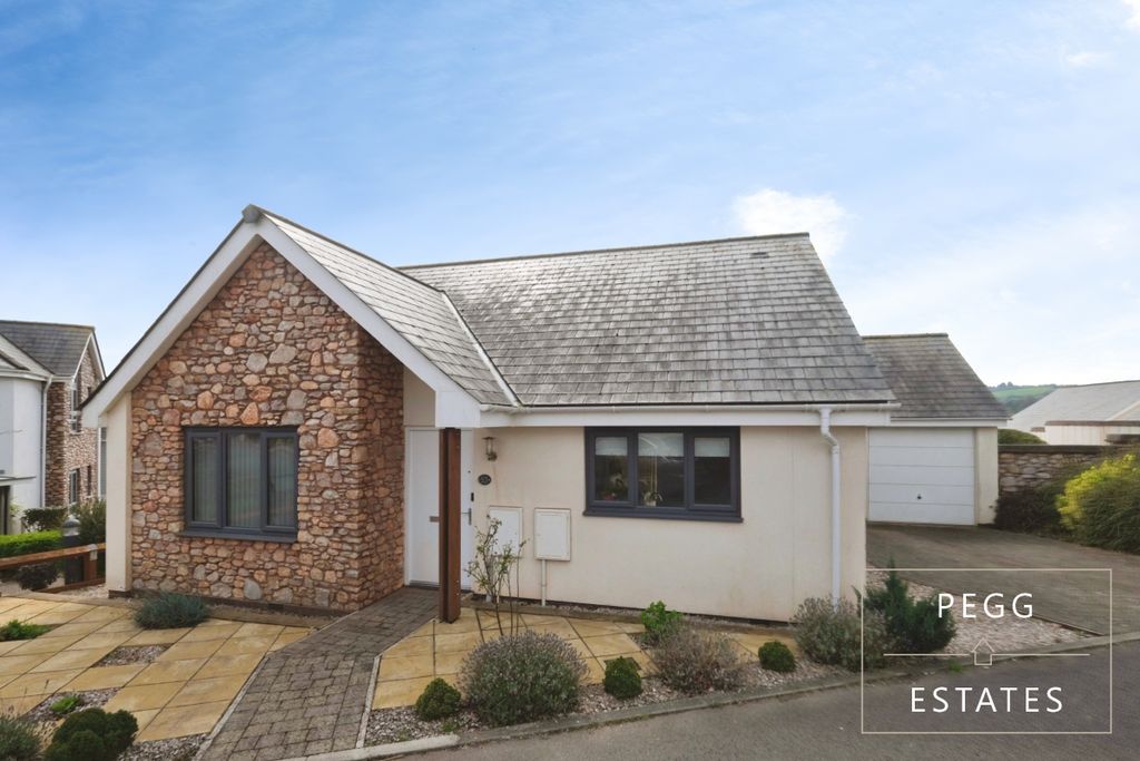 Property photo 1 of 23