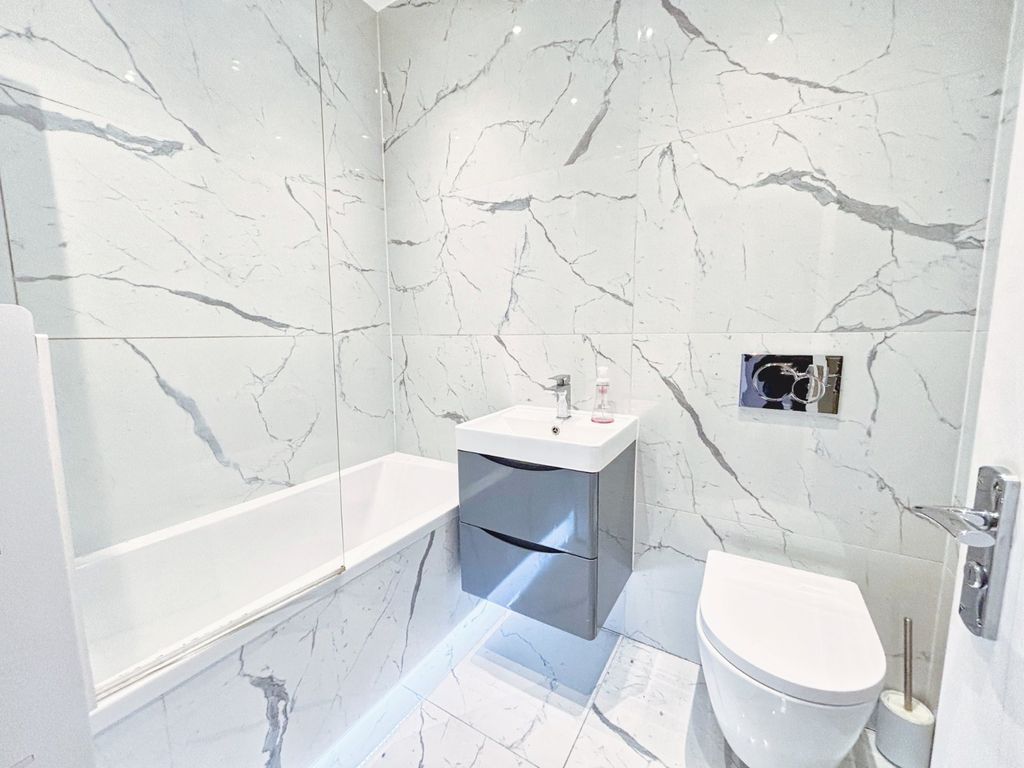 Property photo 2 of 4 Picture No. 13