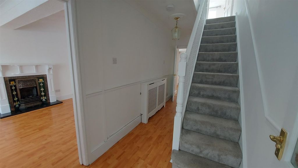 Property photo 3 of 22 Hallway