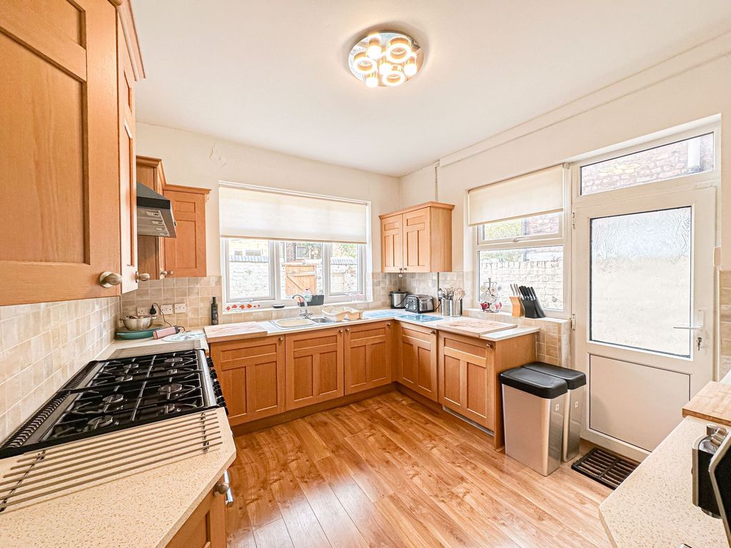 Property photo 2 of 16 Photo 7