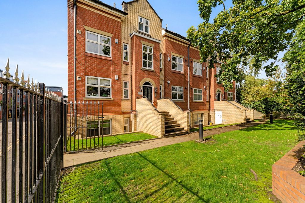 Property photo 1 of 30