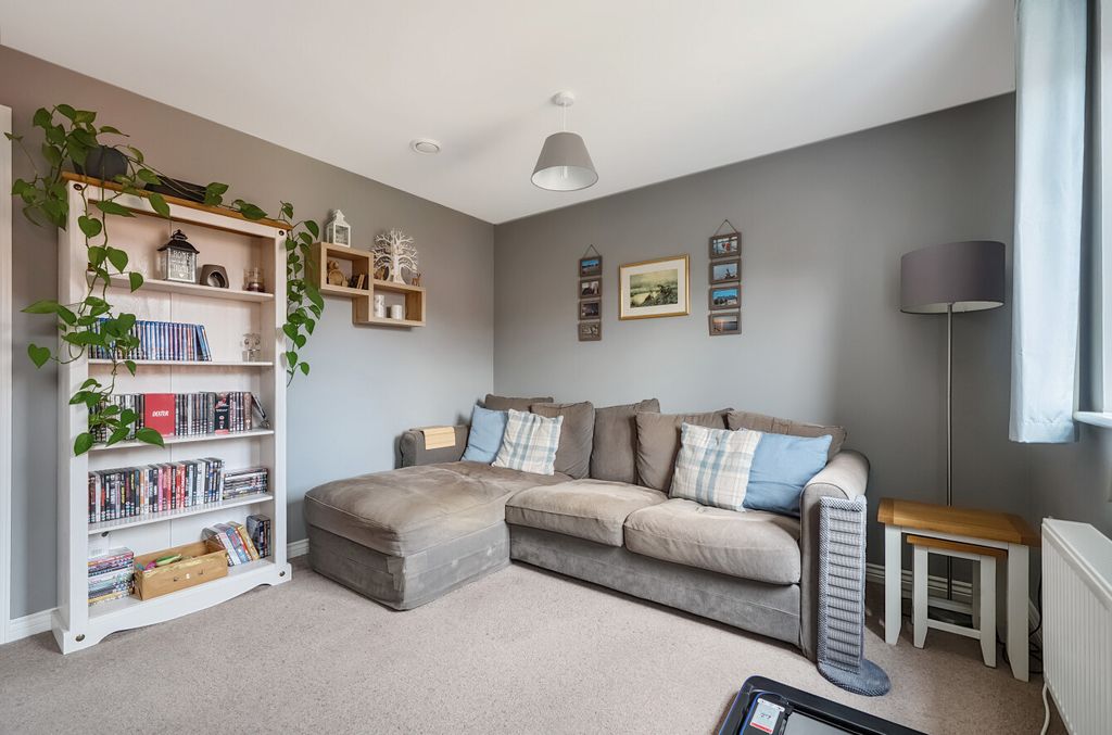Property photo 3 of 9 1339953-7-689Dcd5...