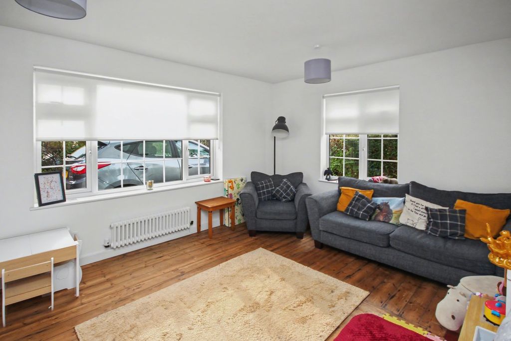 Property photo 3 of 18