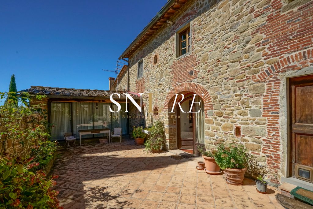 Property photo 2 of 39