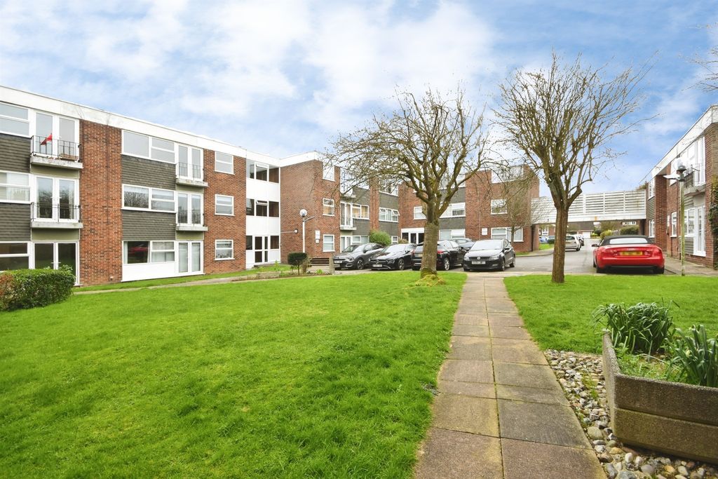 Property photo 1 of 9