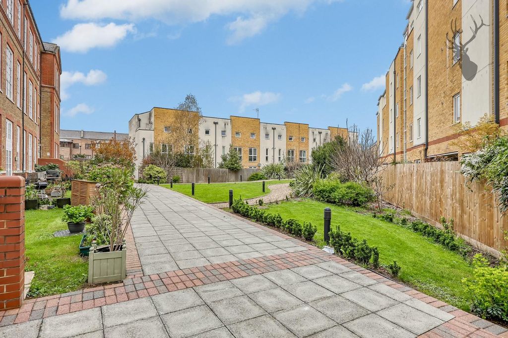 Property photo 1 of 14 I