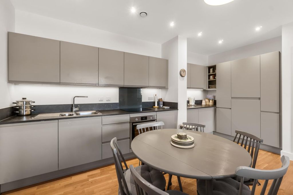 Property photo 3 of 15 Kitchen