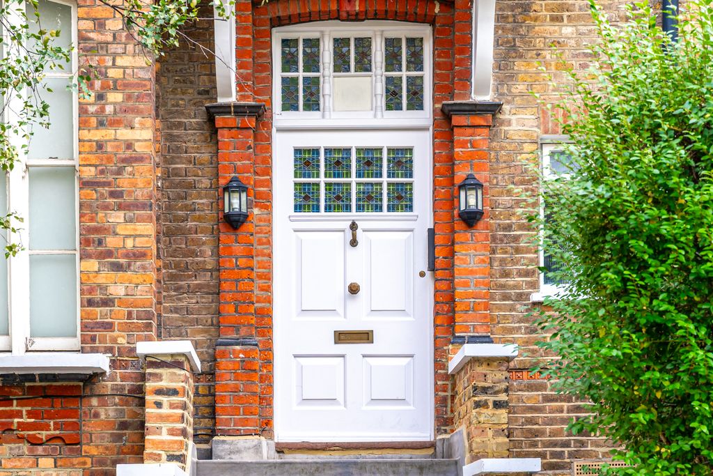 Property photo 2 of 9