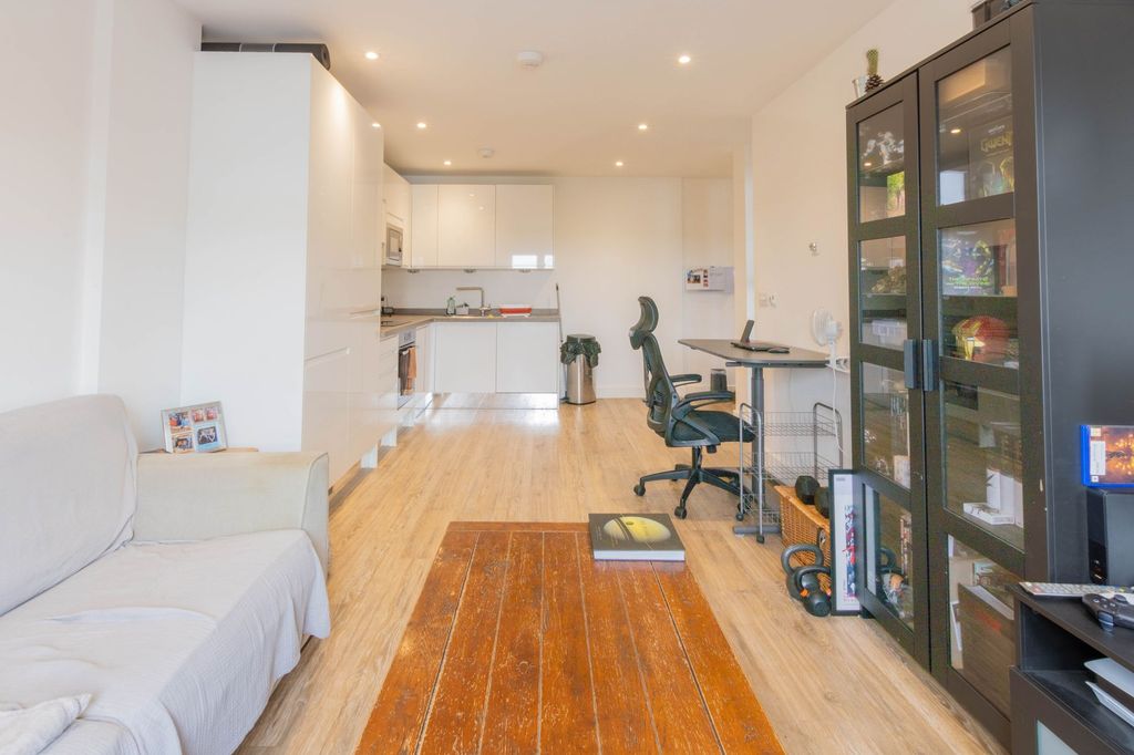 Property photo 3 of 11
