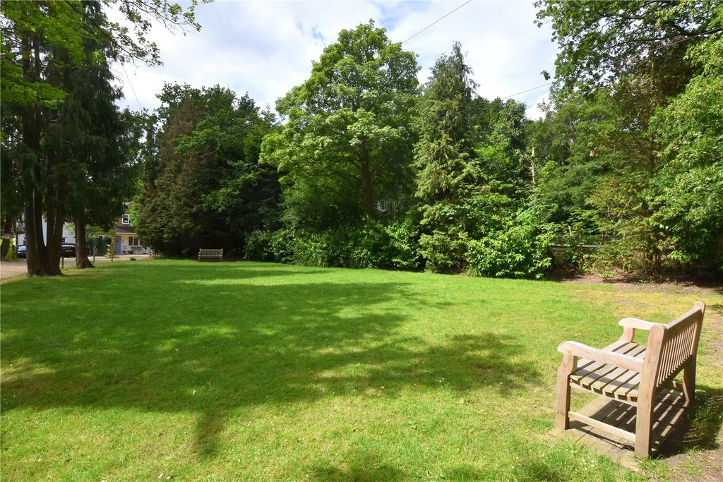 Property photo 3 of 19 Communal Green