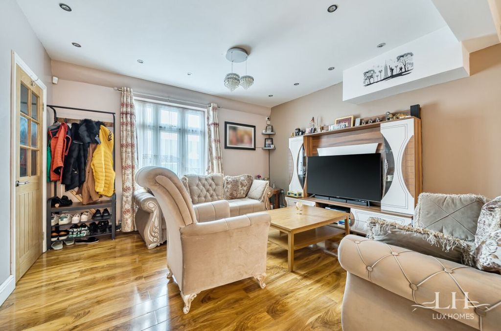 Property photo 2 of 21