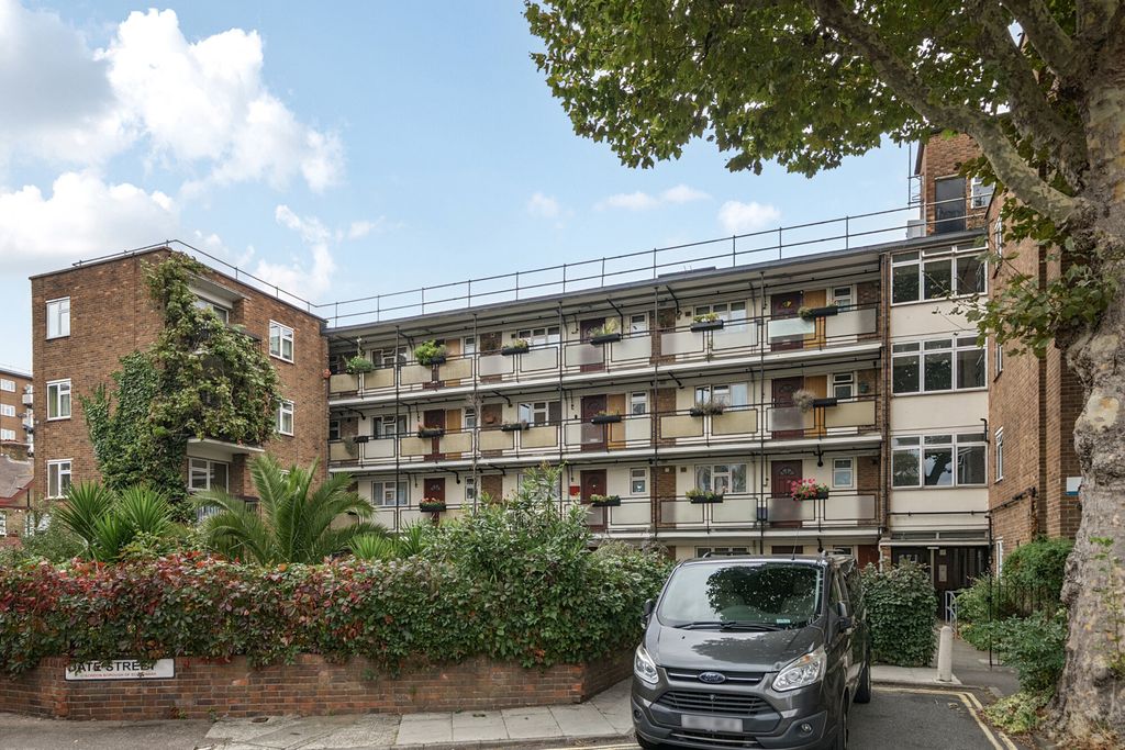 Property photo 1 of 16 External