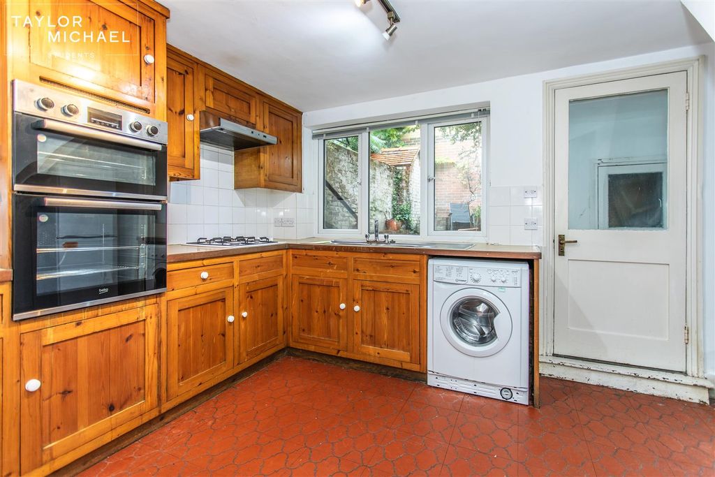 Property photo 3 of 24 Kitchen