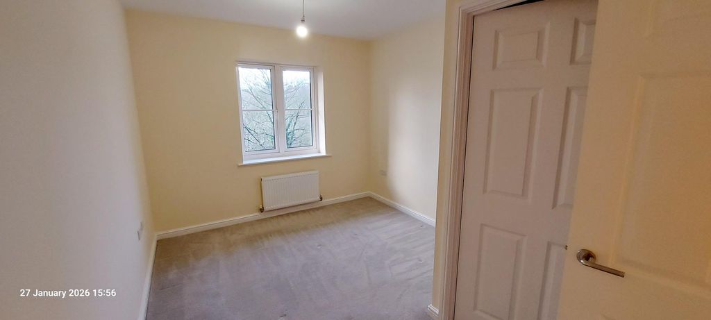 Property photo 2 of 16 Main Bedroom