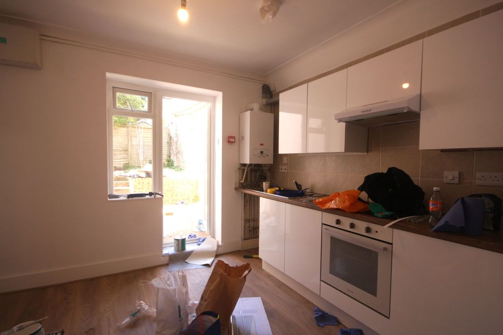 Property photo 3 of 8 Kitchen / Dining