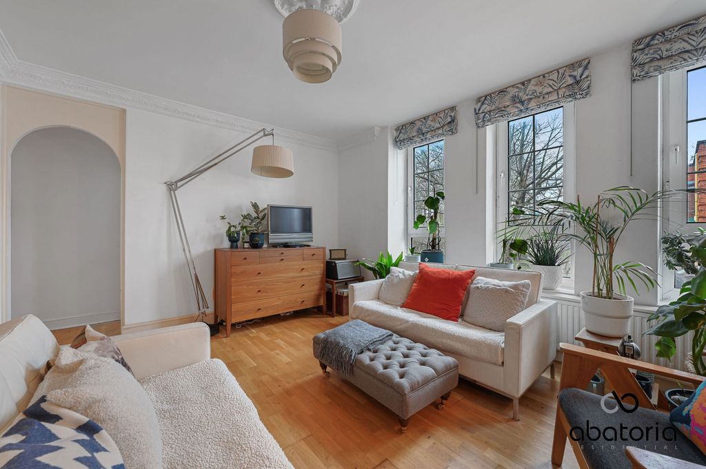 Property photo 2 of 11