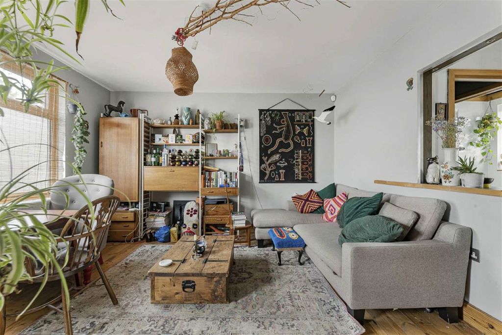 Property photo 2 of 10