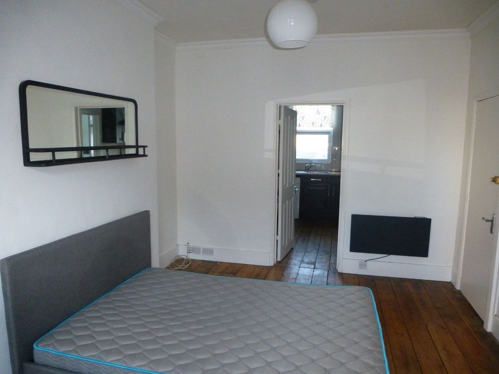 Property photo 3 of 7 4805073