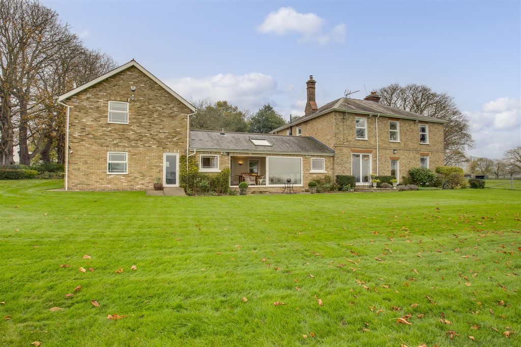 Additional image 43 of 6 bed detached house for saleThe Ride, Totternhoe, Bedfordshire LU6