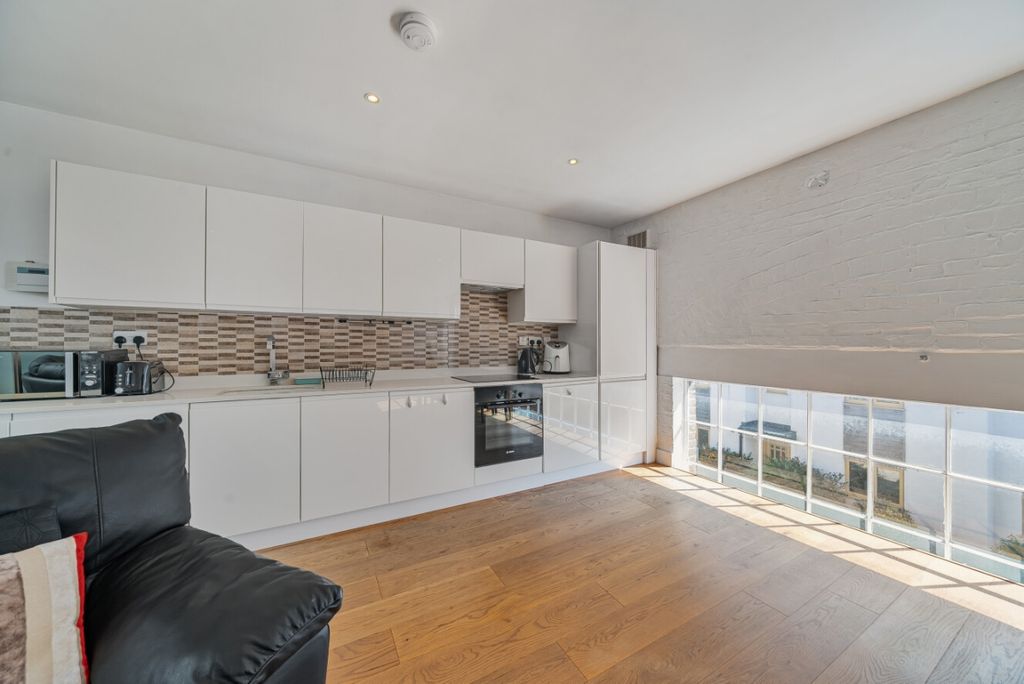 Property photo 2 of 12 1178112 (5)