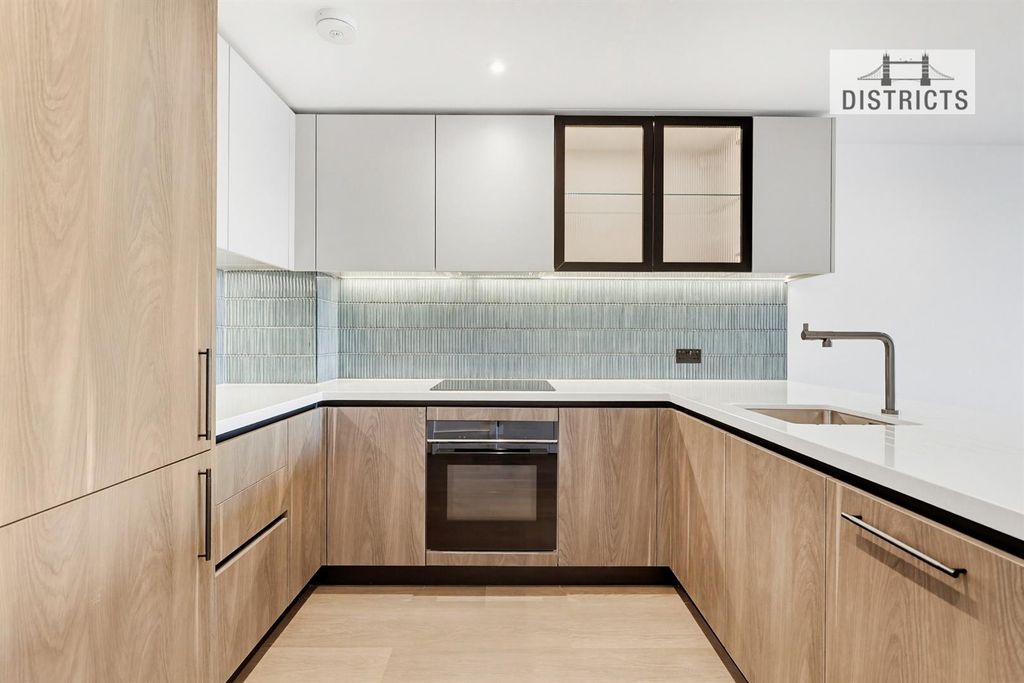 Property photo 2 of 11 Regents View (14).Jpg