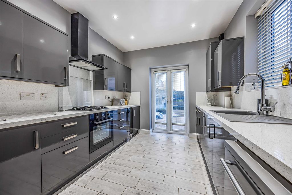 Property photo 2 of 22 50 Bosham Road, Portsmouth-Small-Porticomarketing-