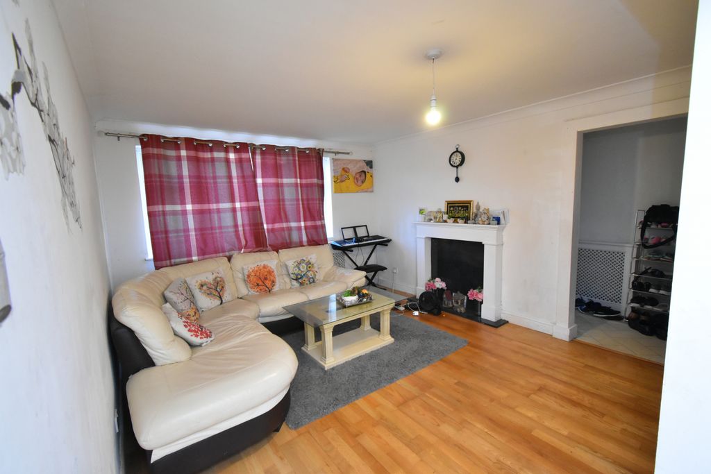Property photo 3 of 16 Gallery