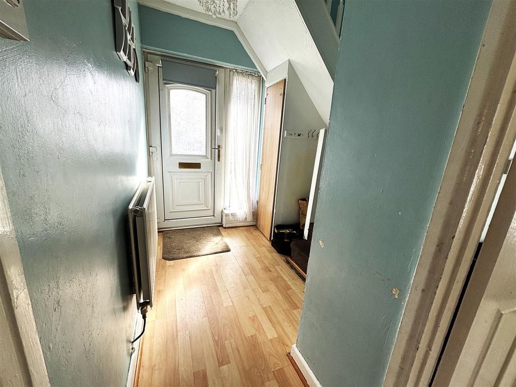 Property photo 3 of 12 Entrance Hallway