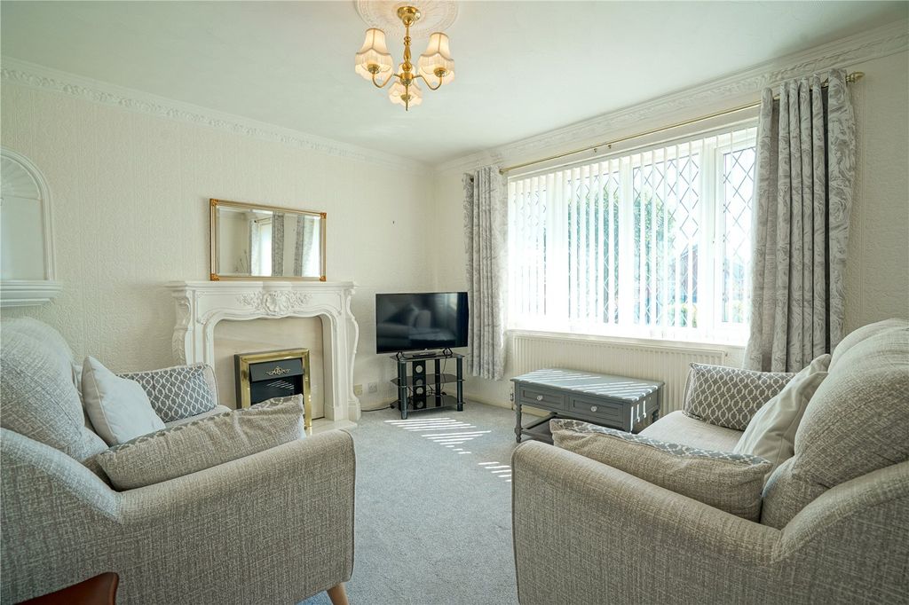 Property photo 2 of 16 Picture No. 12