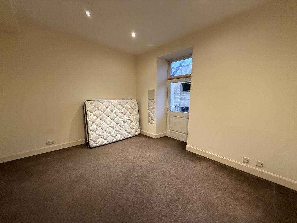 Property photo 1 of 33