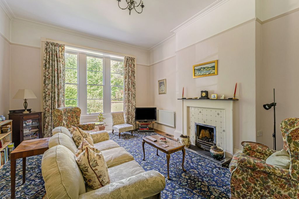 Property photo 2 of 16 Drawing Room
