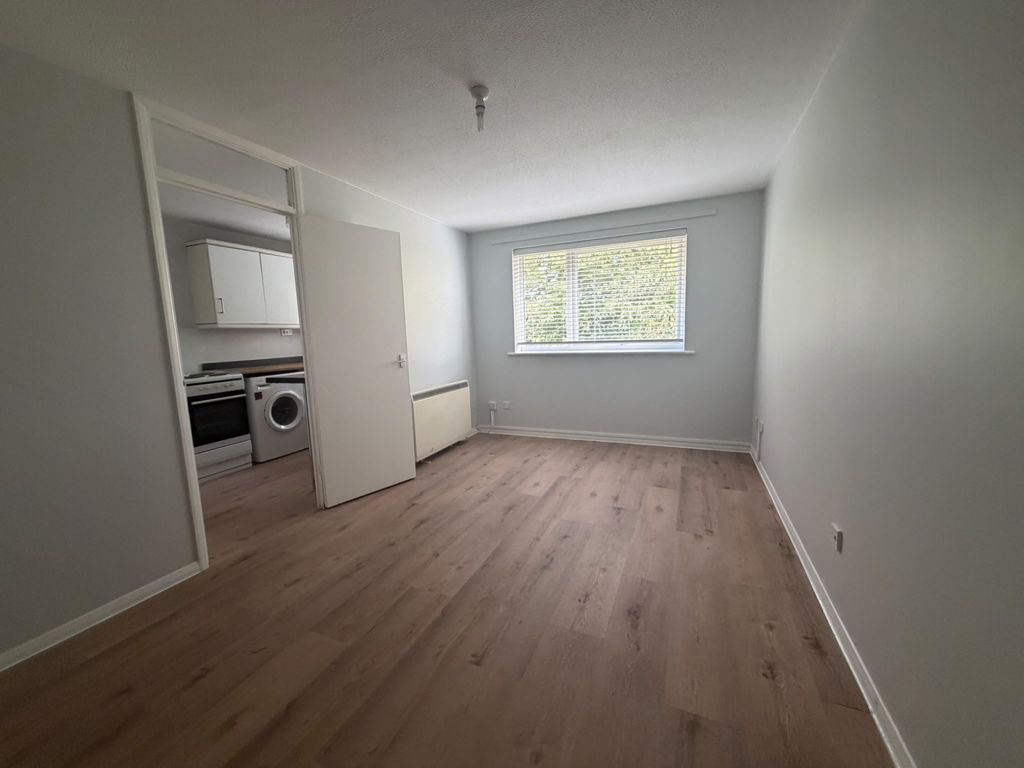 Property photo 3 of 7 Gallery