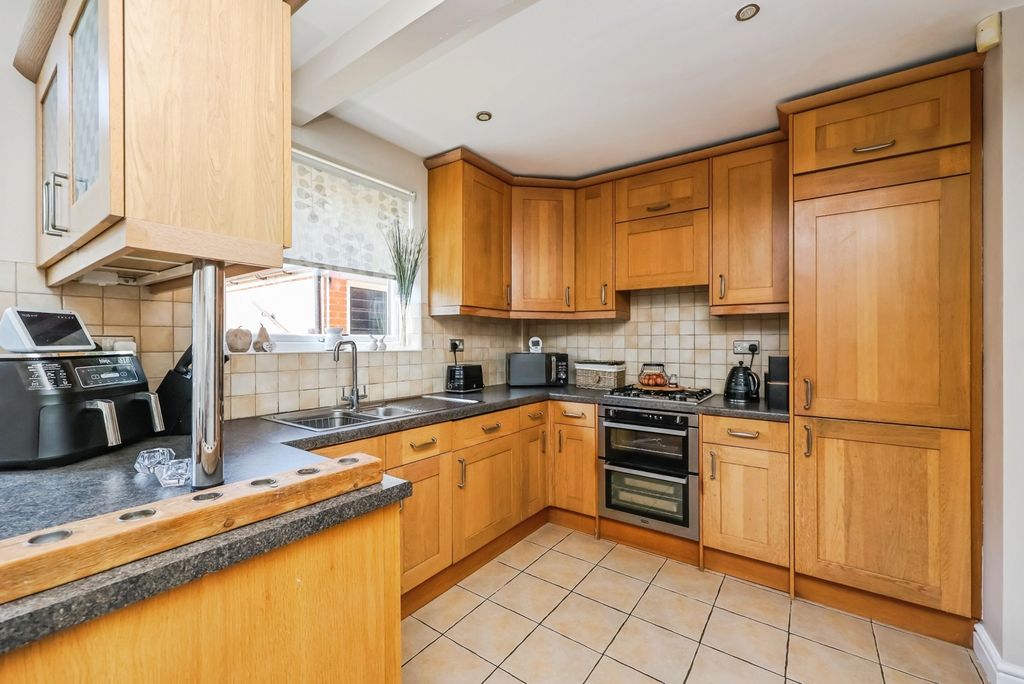 Property photo 2 of 20 Pbox-Img.Jpg