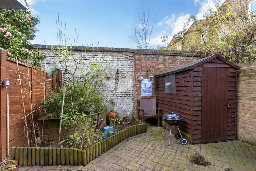 Property photo 2 of 7