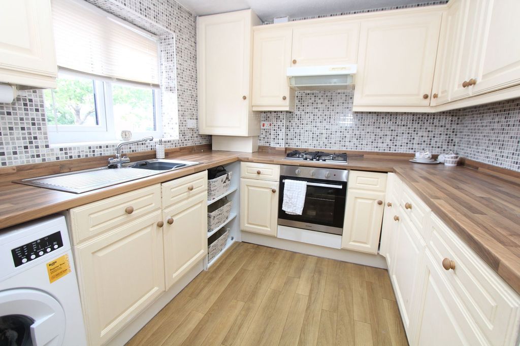 Property photo 3 of 19