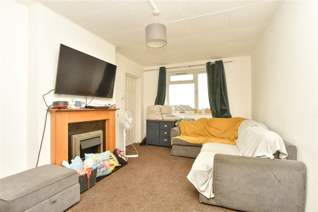Property photo 3 of 4 Lounge