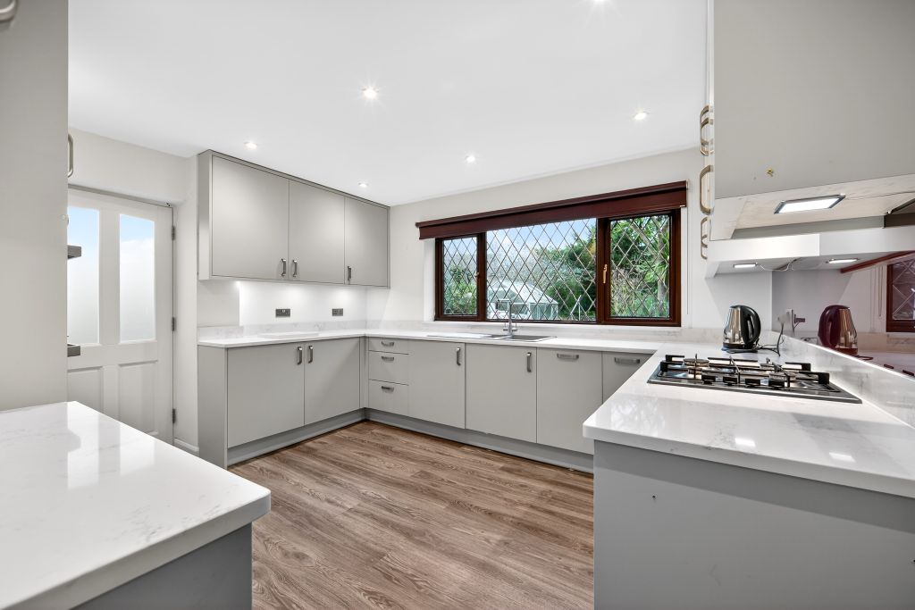 Property photo 2 of 20 Kitchen