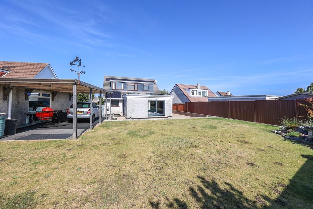 Property photo 1 of 28