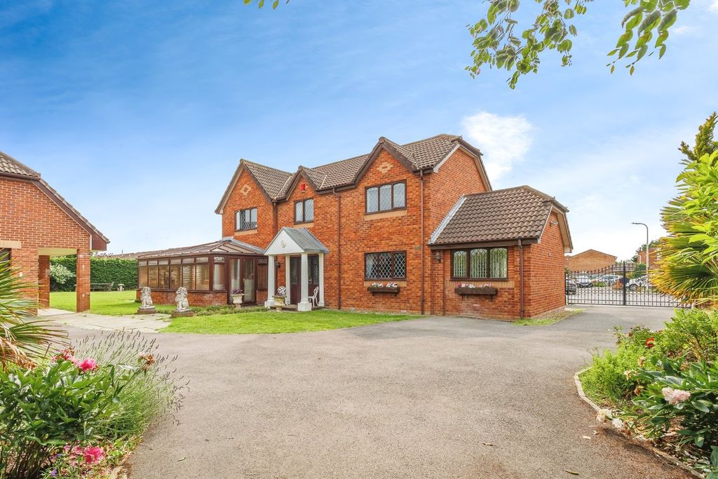 Property photo 1 of 34