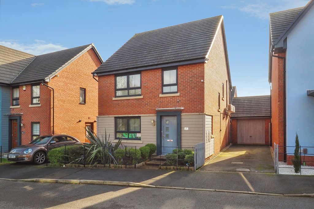 Property photo 1 of 14 Front