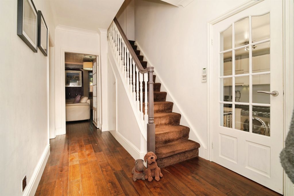 Property photo 2 of 20