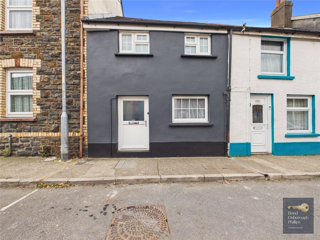 Property photo 1 of 20 Picture No. 12