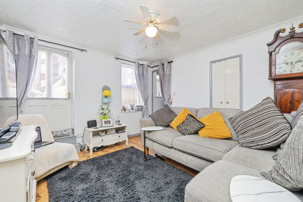 Property photo 3 of 33