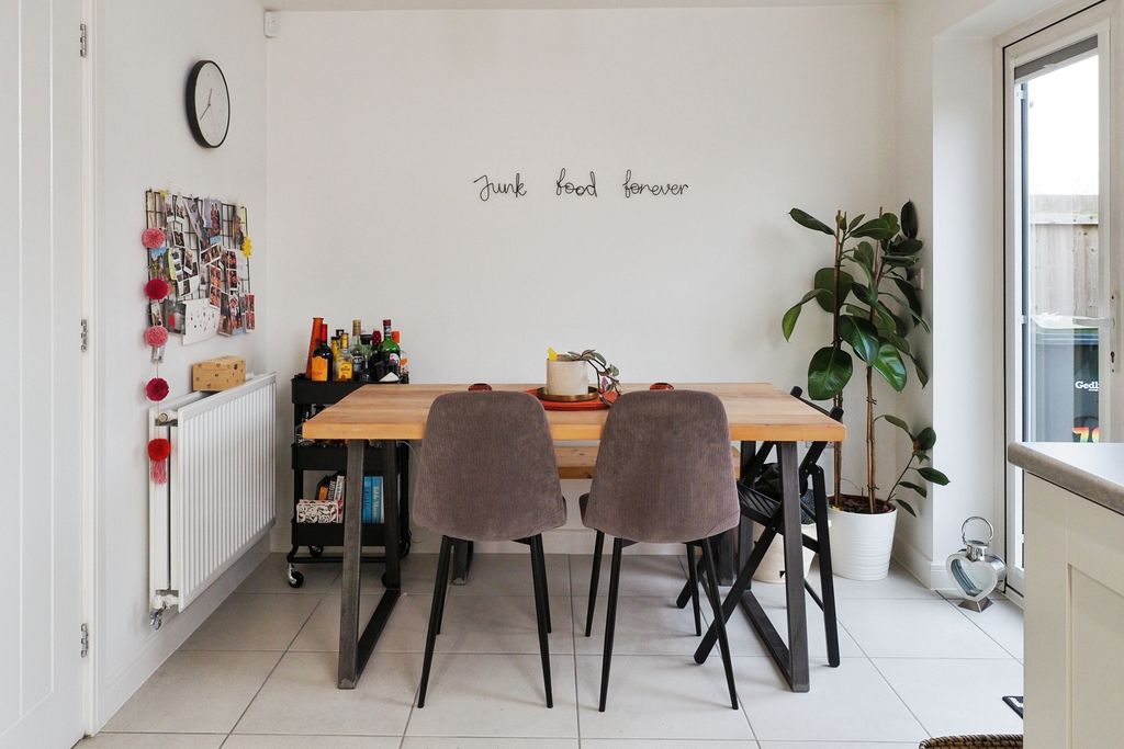 Property photo 3 of 17 Photography