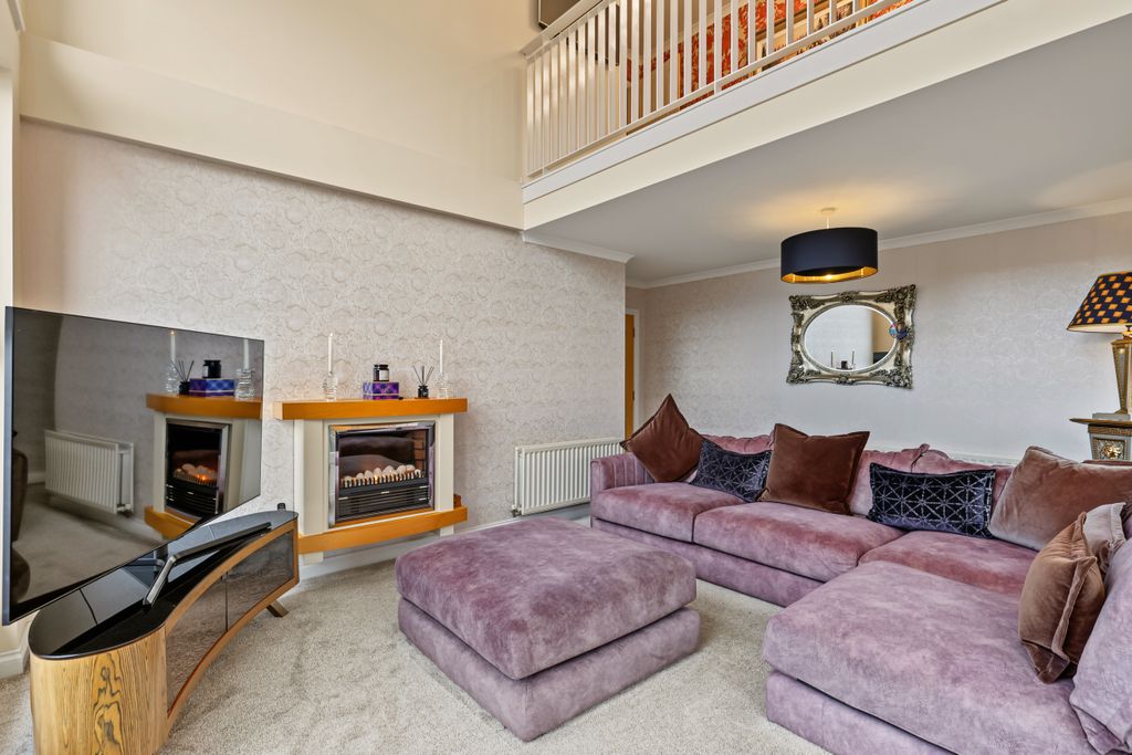 Property photo 3 of 45