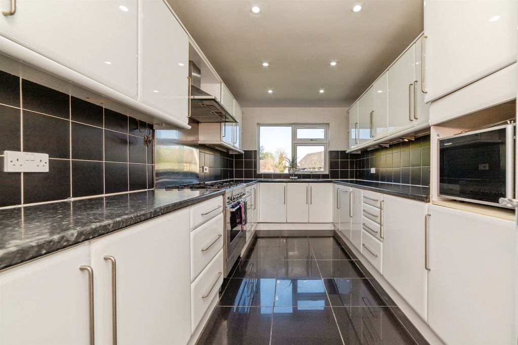 Additional image 4 of 4 bed semi-detached house for saleBedford Road, Letchworth Garden City SG6